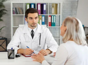женщина с ПА у врача