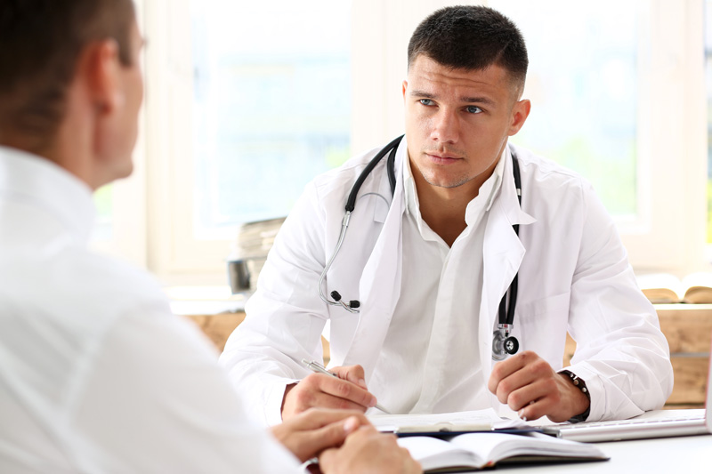 пациент у доктора на психиатрической экспертизе эпилепсии